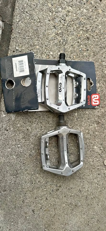 EVO Aluminum Platform Bike Pedals – 9/16” Thread
