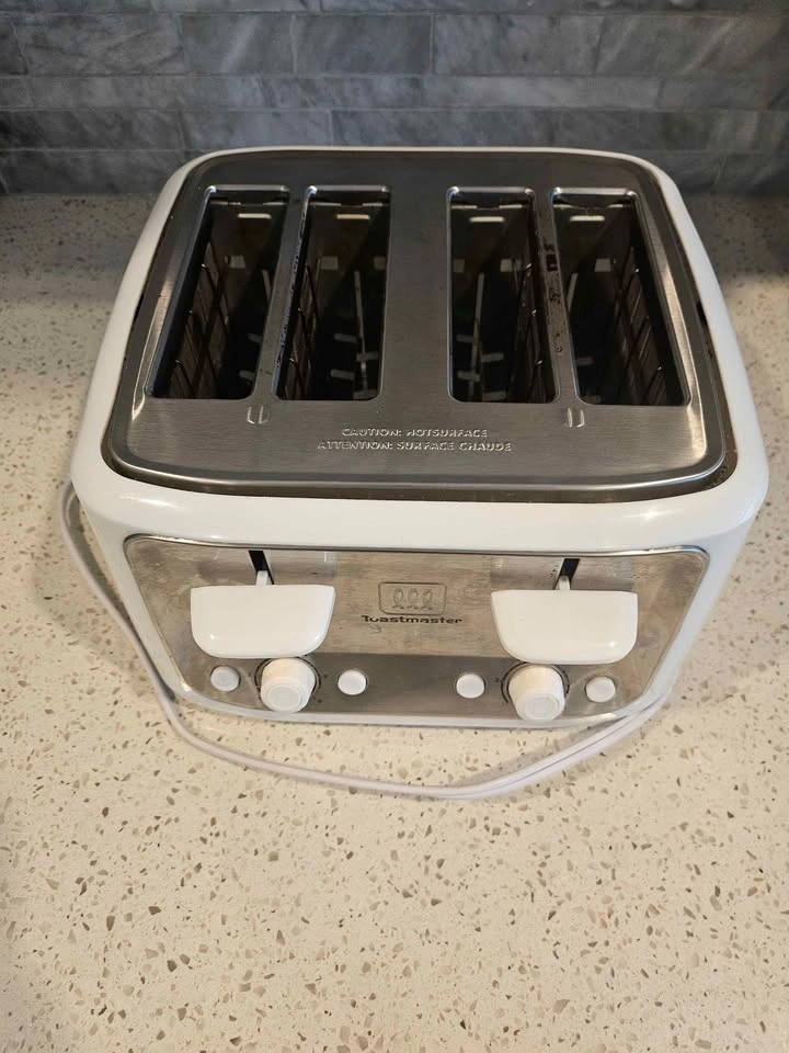 4-Slice Toaster - photo 2