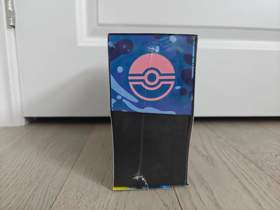Chaos Rising Pokemon Center Elite Trainer Box - photo 2