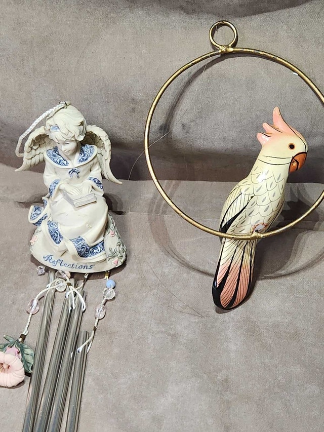 Charming Vintage Decor Set: Hanging Cockatoo & Angel Wind Chime
