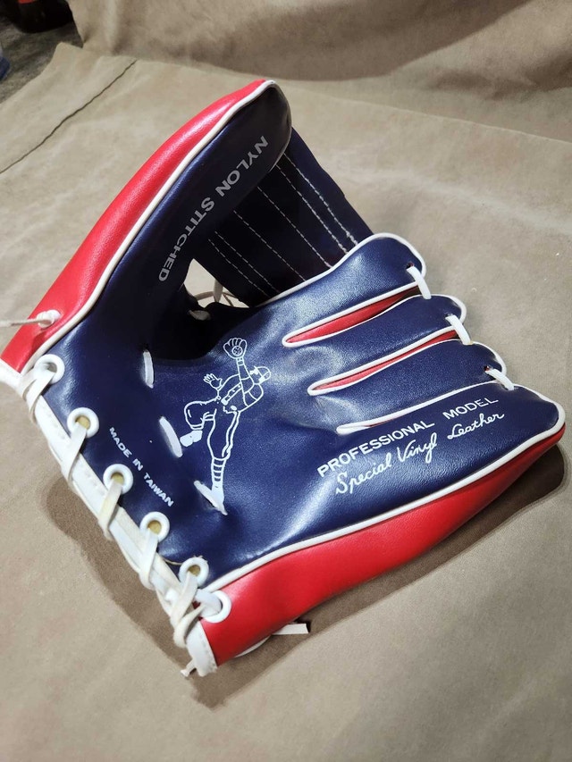 1980s Hutch Professional Model Youth Baseball Glove - photo 4