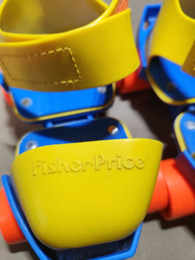 1980s Fisher-Price 1-2-3 Grow With Me Kids Roller Skates - photo 2