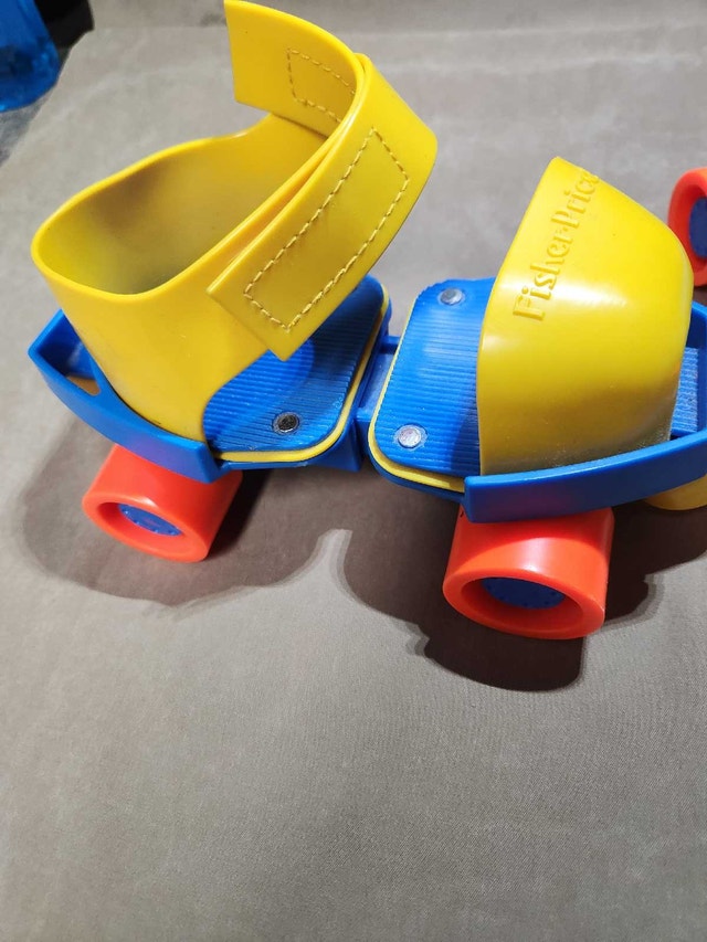 1980s Fisher-Price 1-2-3 Grow With Me Kids Roller Skates - photo 3