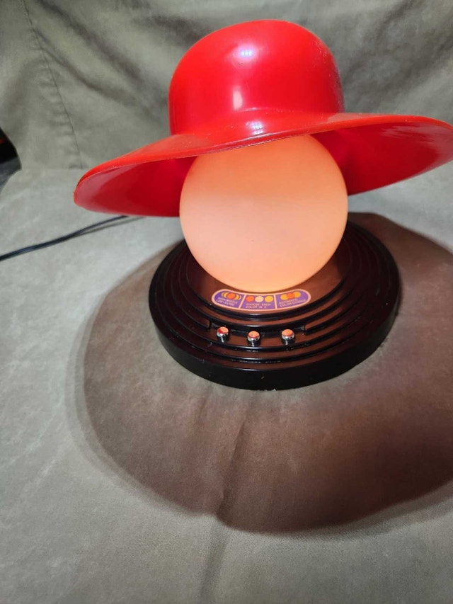 Vintage 1980s Space Age Cecil Light Hat Lamp - Original Owner - photo 4
