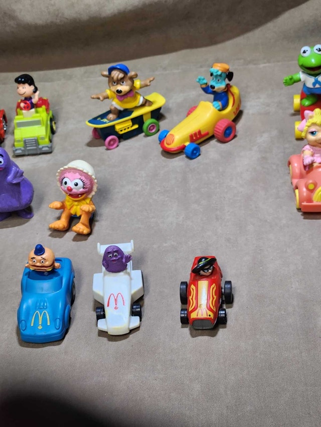 Vintage 80s/90s McDonald’s Toy Mega-Lot - photo 3