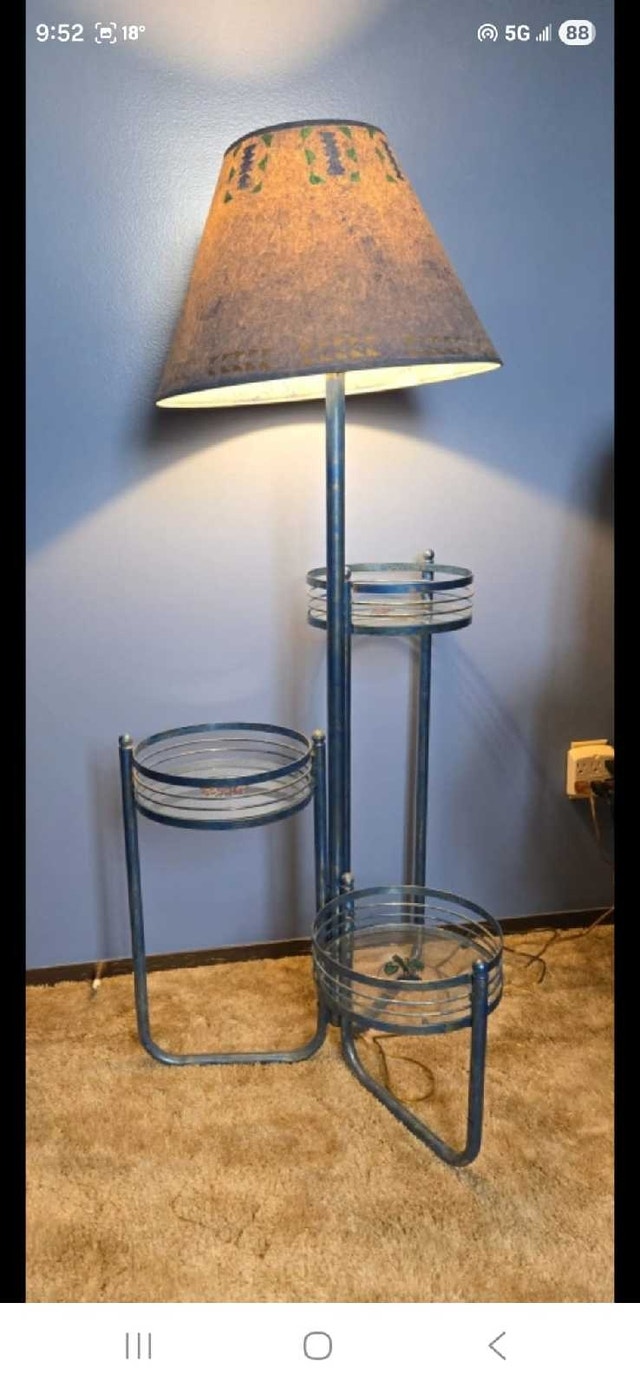 Vintage 3-Tier Plant Stand Floor Lamp – Retro/Mid-Century