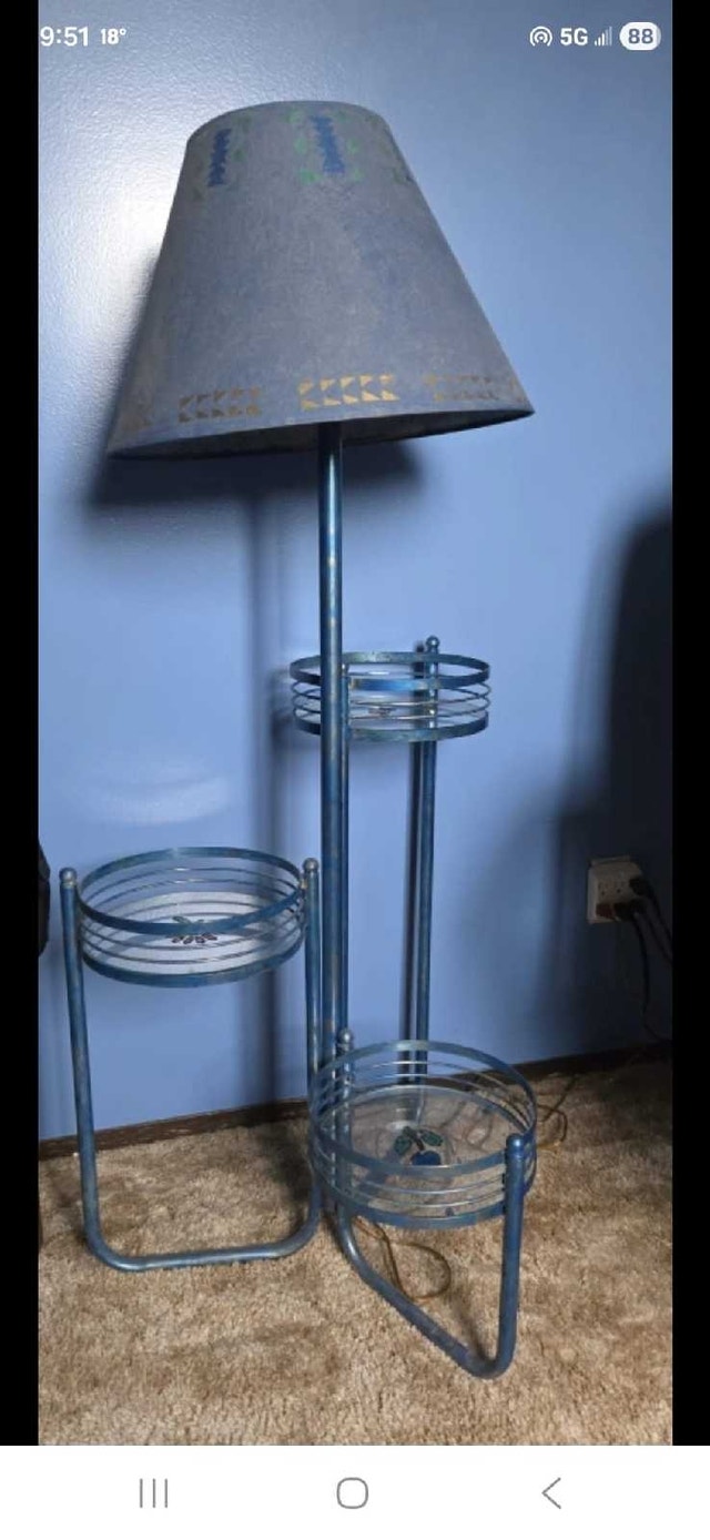 Vintage 3-Tier Plant Stand Floor Lamp – Retro/Mid-Century - photo 2