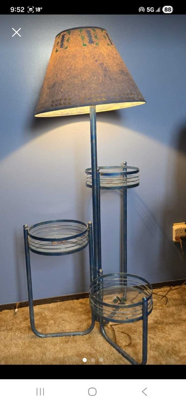 Vintage 3-Tier Plant Stand Floor Lamp – Retro/Mid-Century - photo 3
