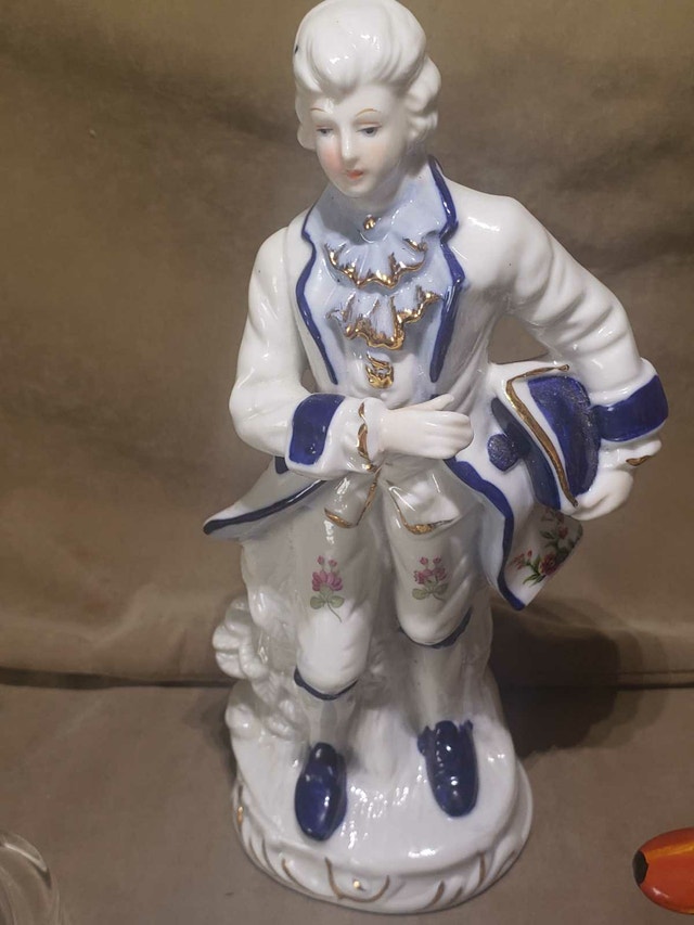 Vintage Collectible Lot, Porcelain, Milk Glass - photo 2