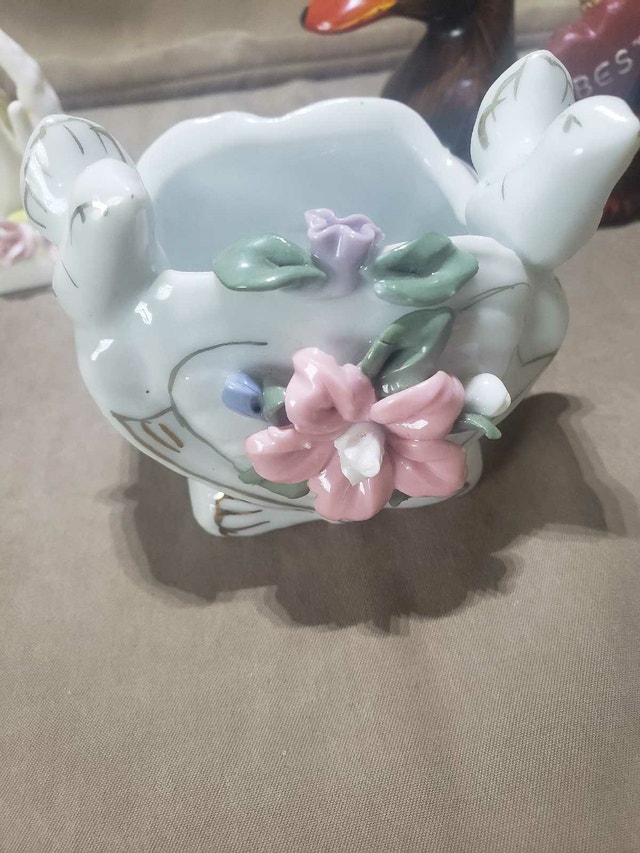 Vintage Collectible Lot, Porcelain, Milk Glass - photo 4