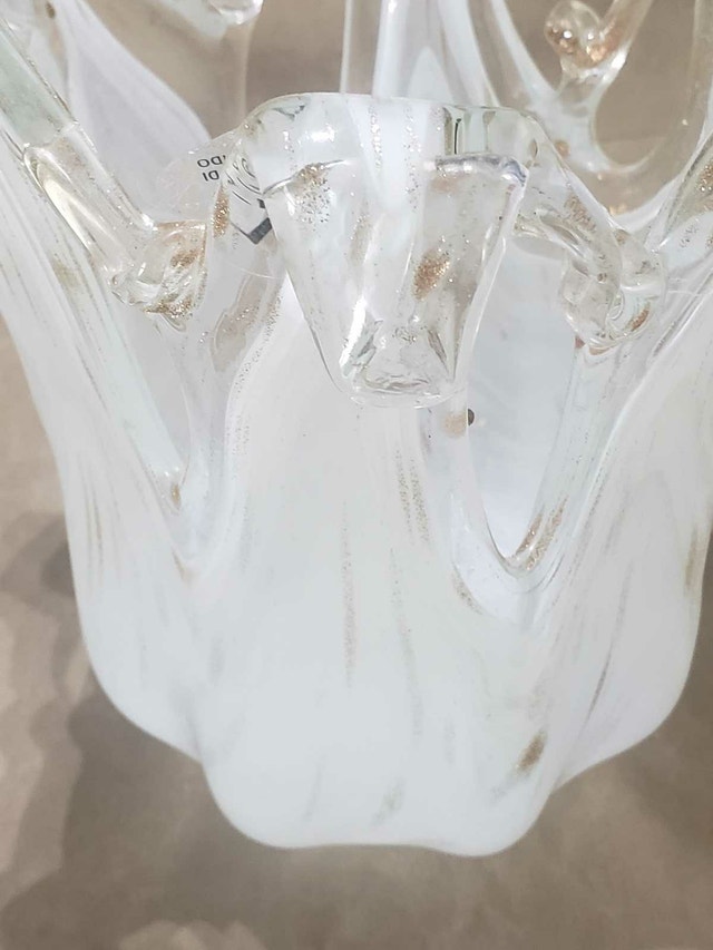 White and Gold Glass Crown Vase - Great Condition - photo 3