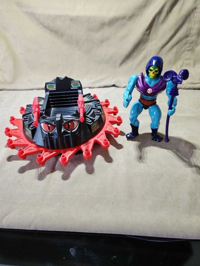 Vintage 1980s Masters of the Universe Roton & Skeletor Set - photo 2