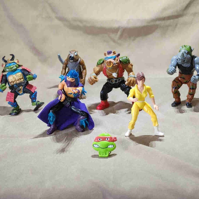 Vintage TMNT Action Figure Lot + 1990 Shreddies Cereal Ring