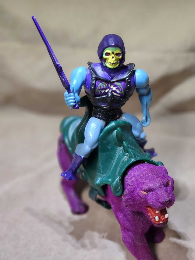 Vintage 1980s MOTU Battle Armor Skeletor & Panthor Set - photo 2