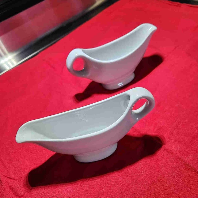 Pair of Modern White Ceramic Gravy / Sauce Boats - Set of 2
