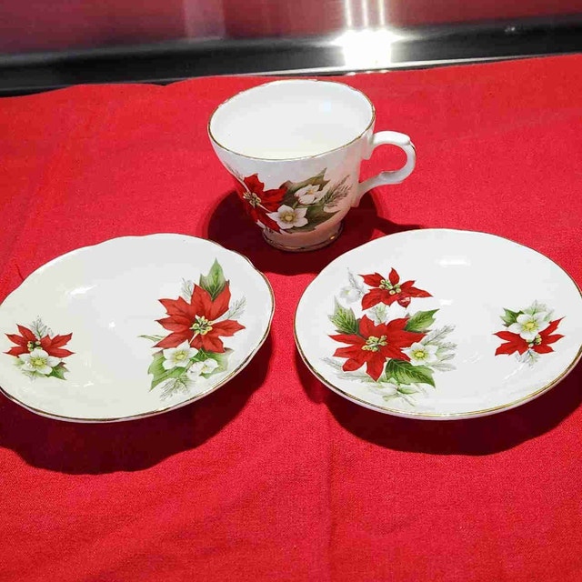 Vintage Crown Trent England Fine Bone China Poinsettia