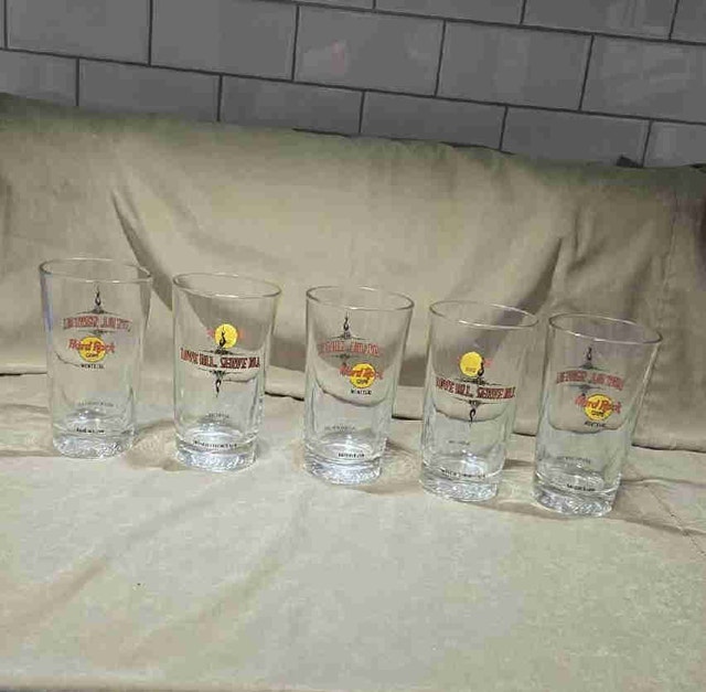 RARE Vintage Hard Rock Cafe Montreal Pint Glasses - Set of 5