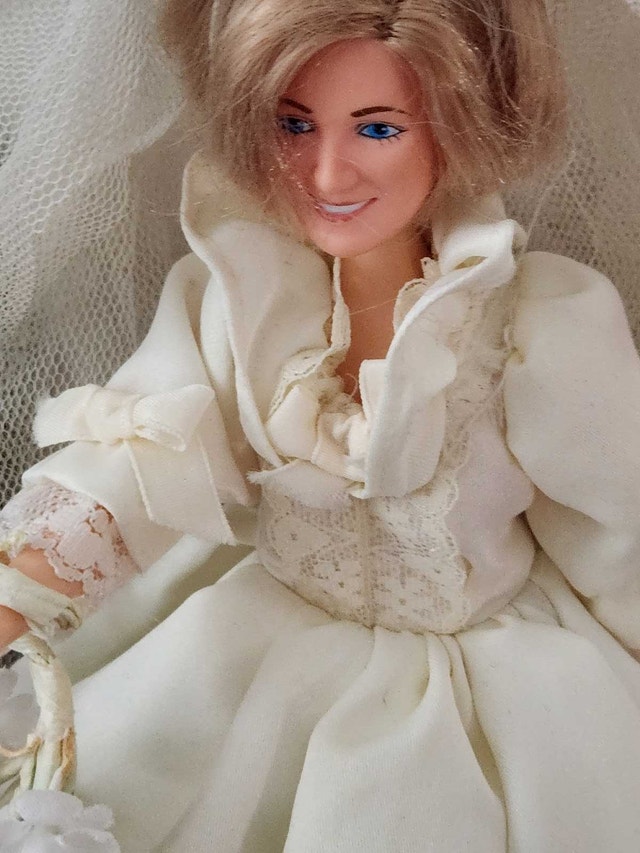 Vintage 1982 Goldberger Royal Wedding Doll Set - Charles & Diana - photo 2