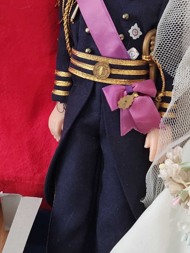 Vintage 1982 Goldberger Royal Wedding Doll Set - Charles & Diana - photo 4