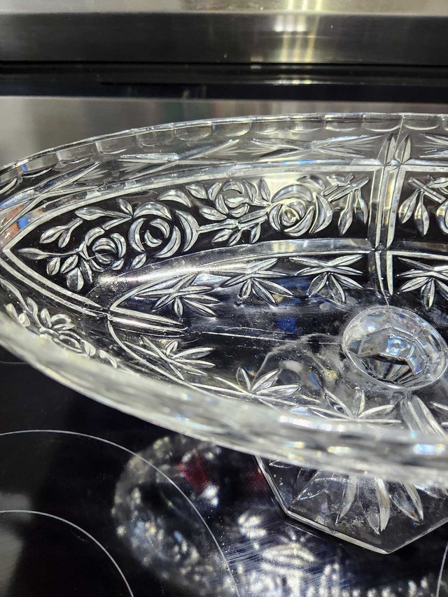 Vintage Rose Pattern Crystal Pedestal Bowl–13" Oval Centerpiece - photo 2