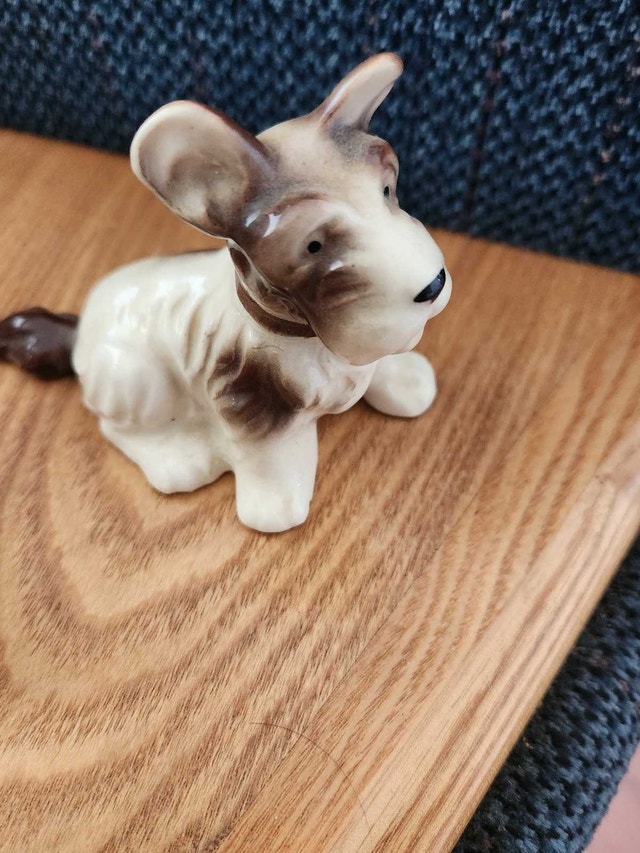 Vintage Hand-Painted Dog Figurines – Made in Japan - photo 2