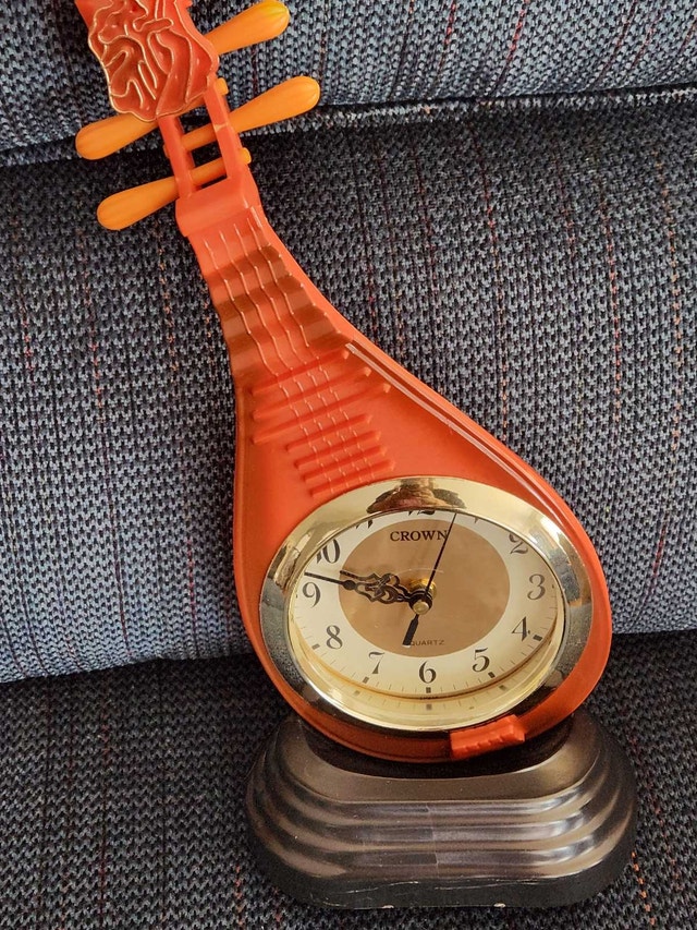 Vintage 14.5" Pipa Lute Desk Clock - Retro Orange - WORKING