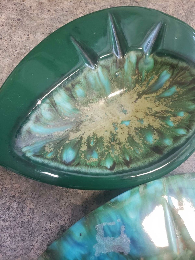 MCM Borden of California "Avocado" Drip Glaze Ashtray Set - photo 2