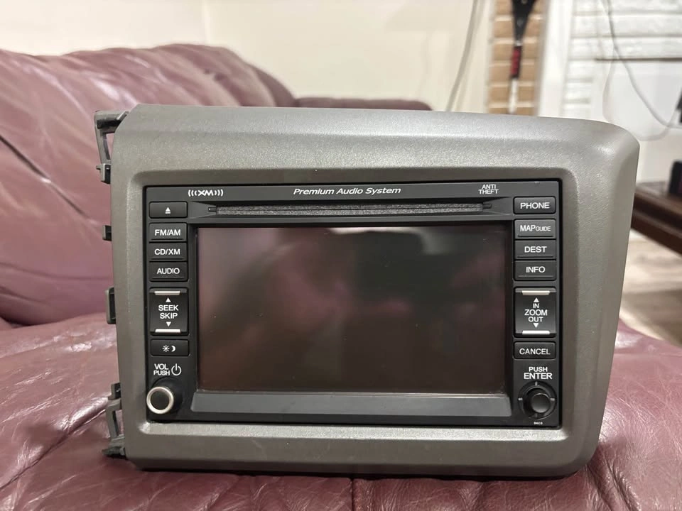 2012 Honda Civic Infotainment System - photo 2
