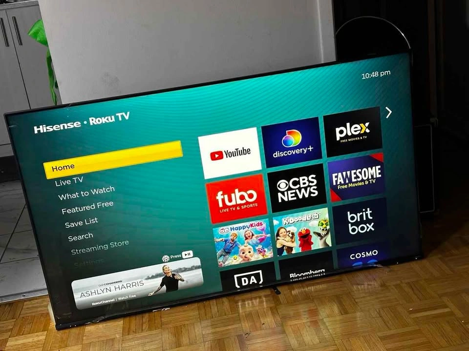 Hisense 55" R6 Series 4K UHD Roku TV - photo 2