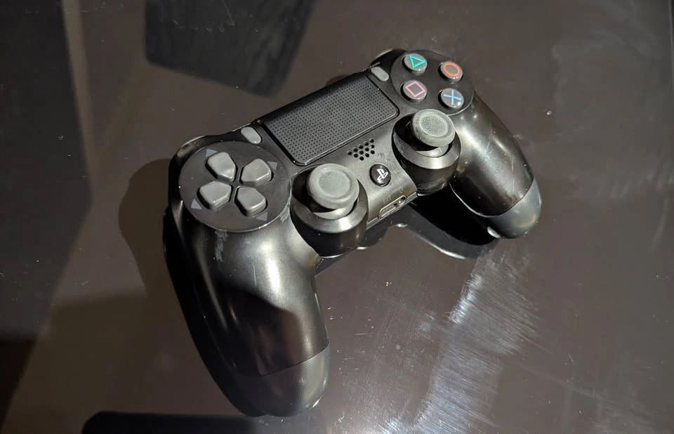 PS4 Pro - 1TB Console - photo 2