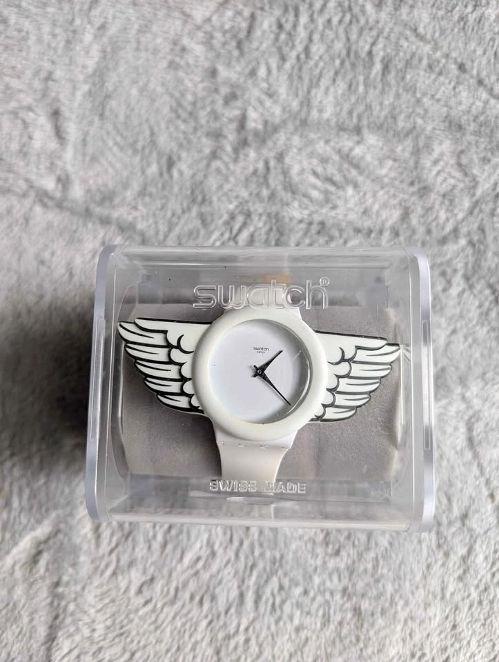 Rare Vintage 2011 Jeremy Scott x Swatch Winged Watch SUOZ103