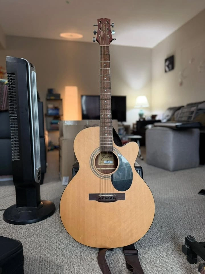 Musical Instrument Lot: Violin, Guitars, Amp, Keyboard - photo 2