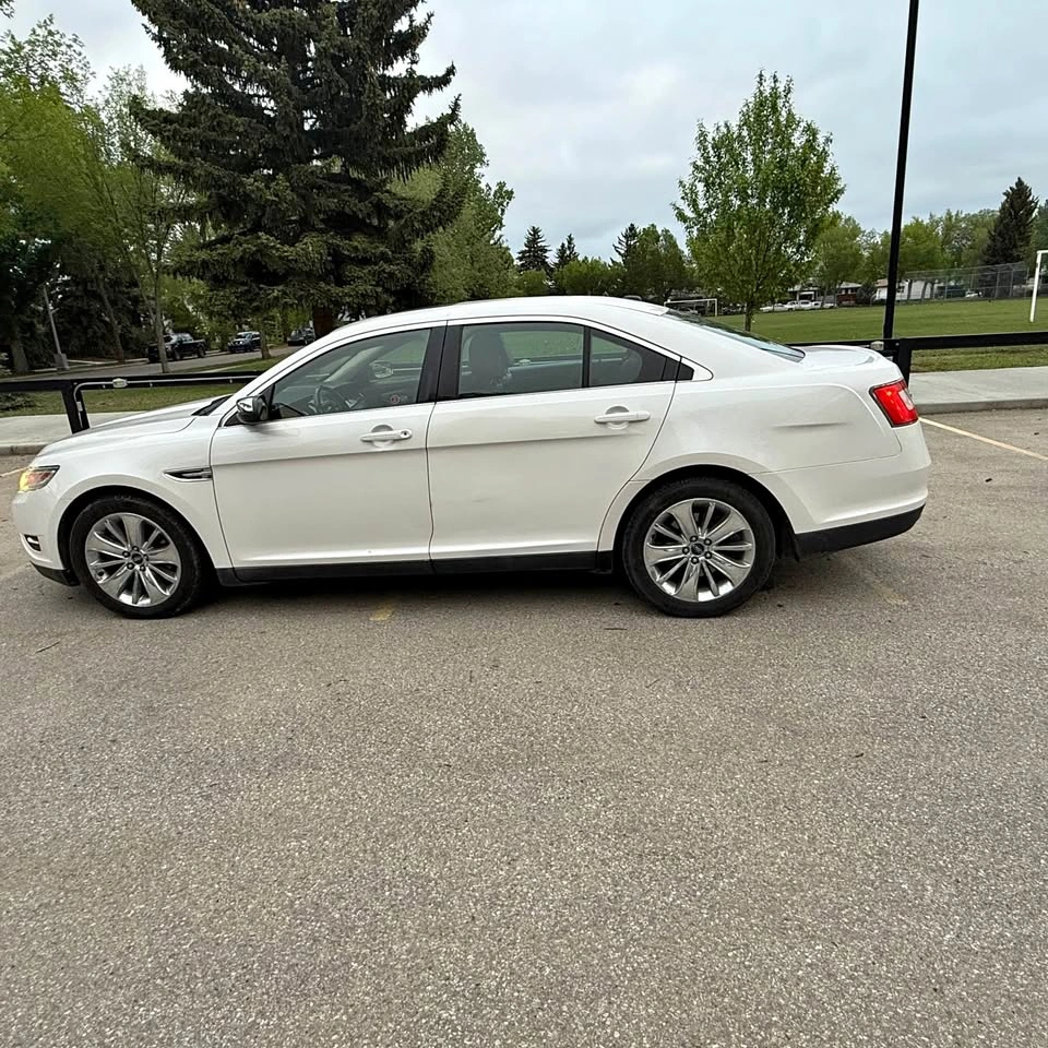 2011 Ford Taurus
