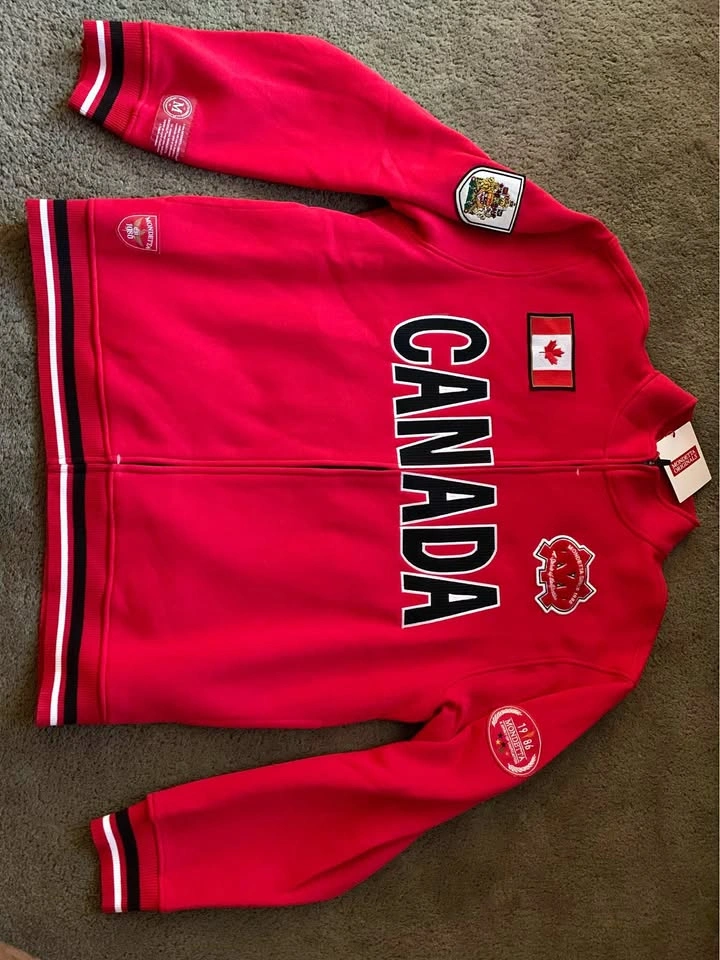CANADA sweatshirt -New