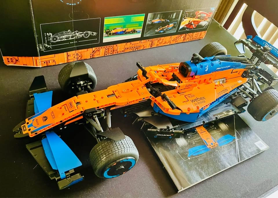 LEGO Technic 2022 McLaren Formula 1 Car Set 42141 - photo 5