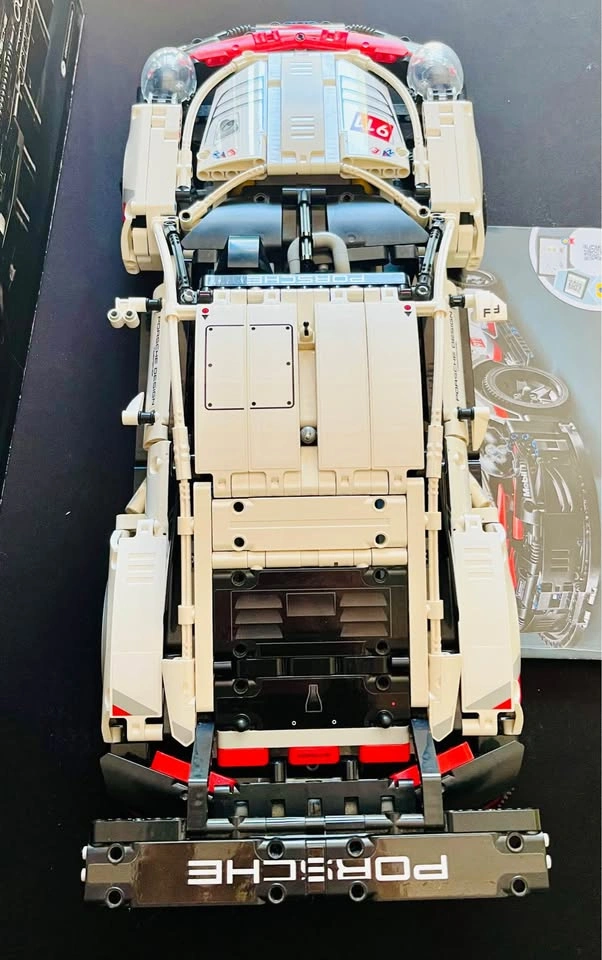 LEGO Technic Porsche 911 RSR 42096 - Missing Minor Pieces - photo 4