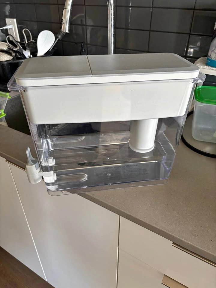 BRITA Water Purifier Dispenser + 3 replacement filters