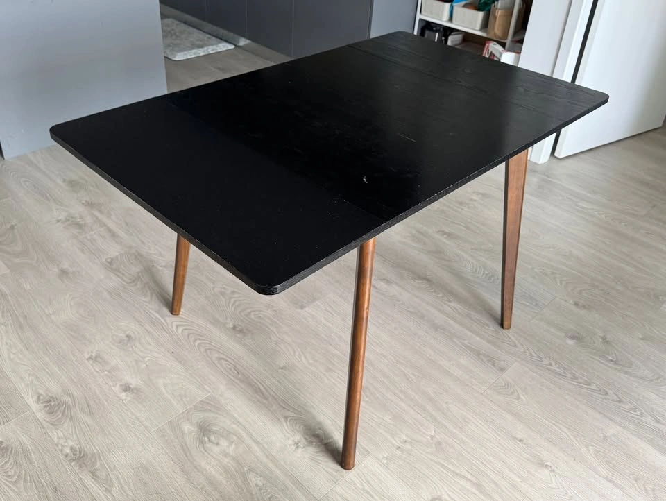 Modern Extendable Dining Table & 2 Chairs