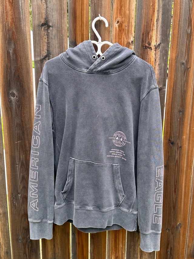 American eagle pull over hoodie size M