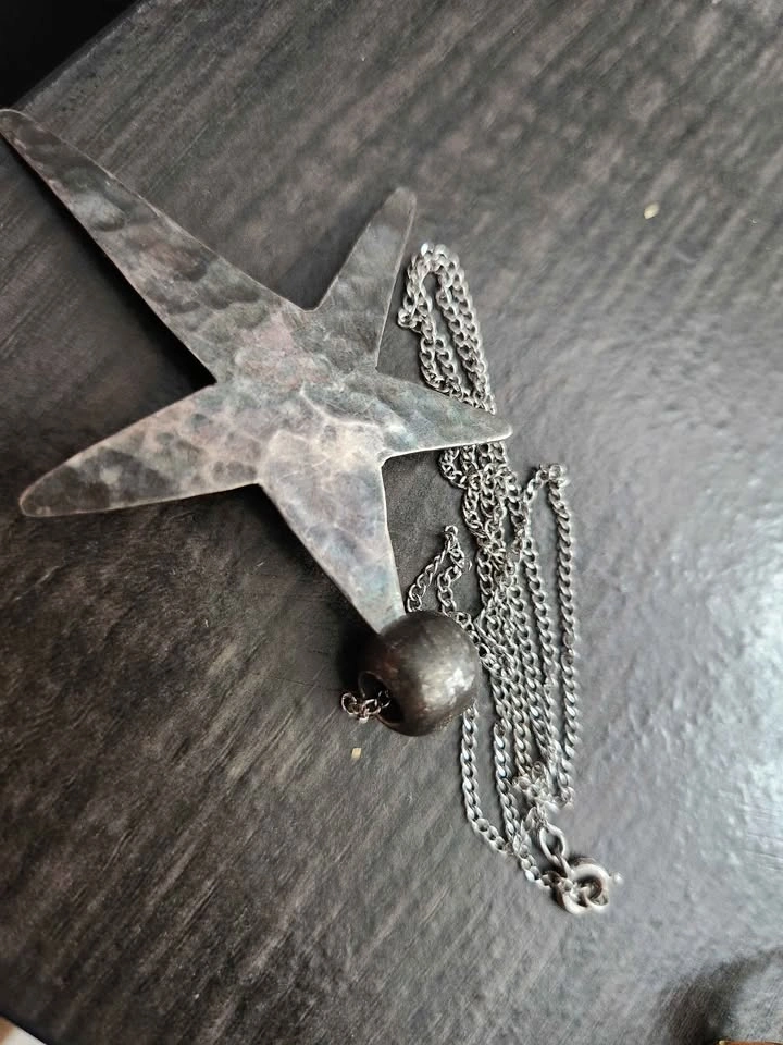 Vintage Sterling, Hammered Starfish Pendant - photo 3