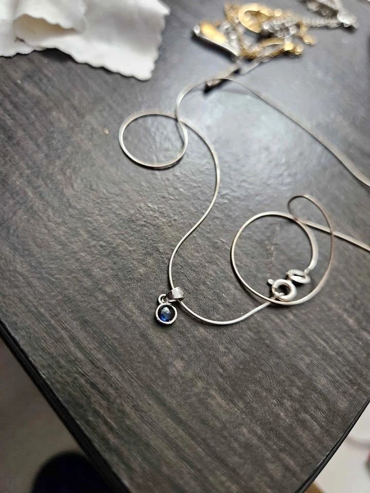 Beautiful Silver Snake Chain with Natural Sapphire Pendant