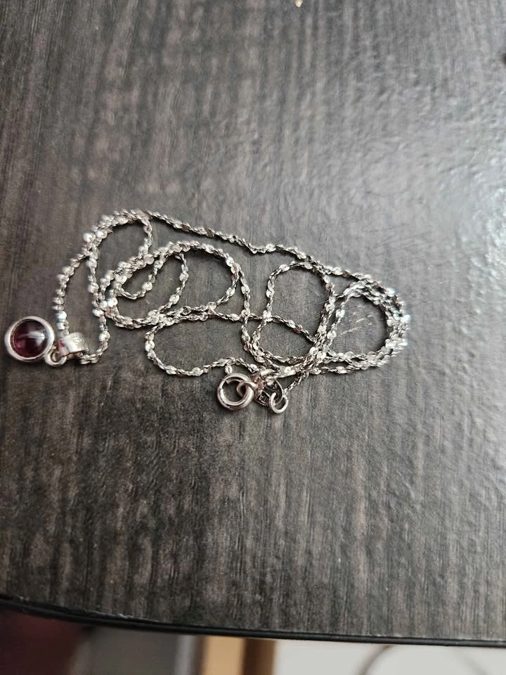 Beautiful Silver Chain with Capocohan Cut Garnett Pendant - photo 2