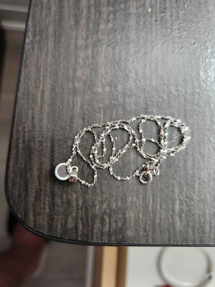 Beautiful Silver Chain with Capocohan Cut Garnett Pendant - photo 3