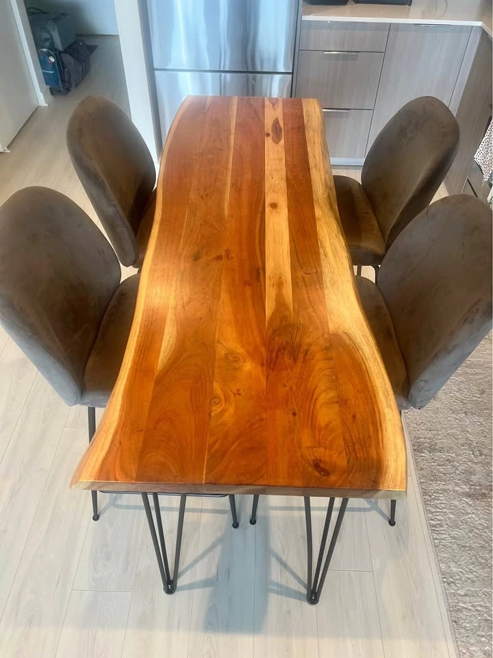 Bar Table & Stools (Structube)