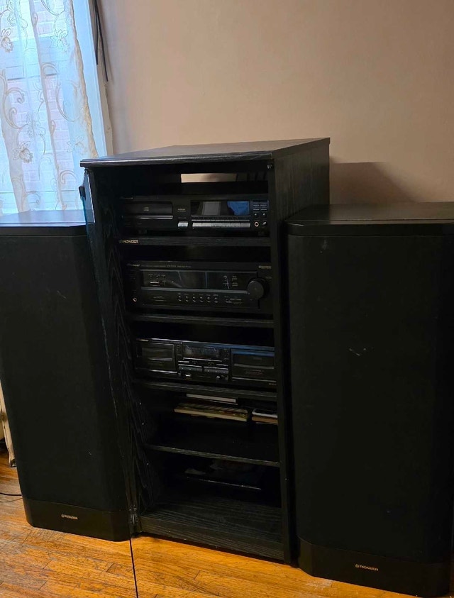 Pioneer Stereo System - photo 4