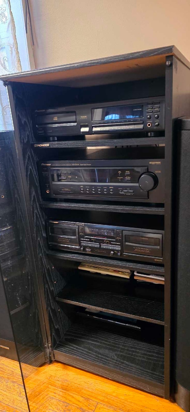 Pioneer Stereo System - photo 5