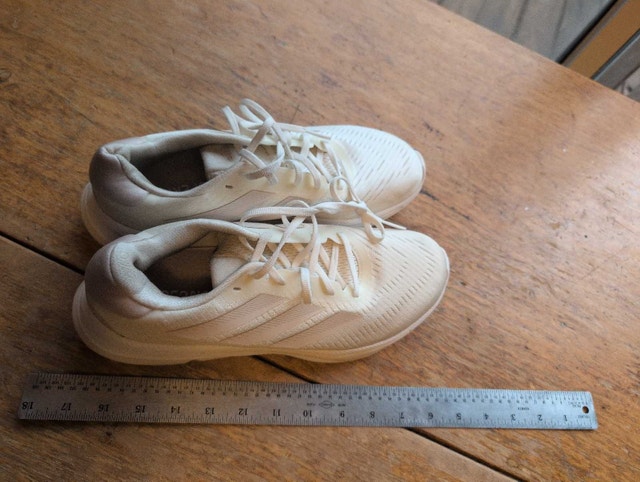 Adidas Supernova men's size 9 shoes