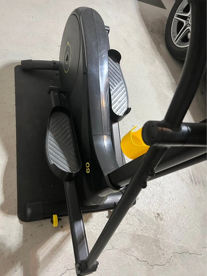 DOMYOS Self-Powered Connected Elliptical Trainer with Mat - photo 3