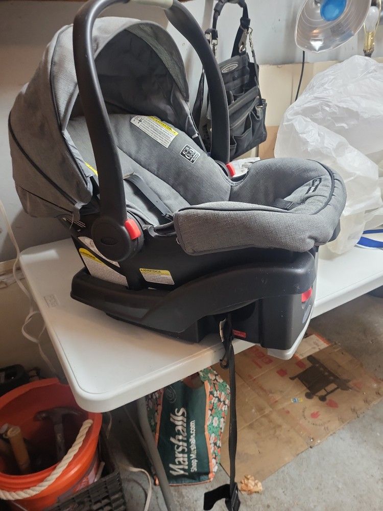 Infant Car Seat - photo 2