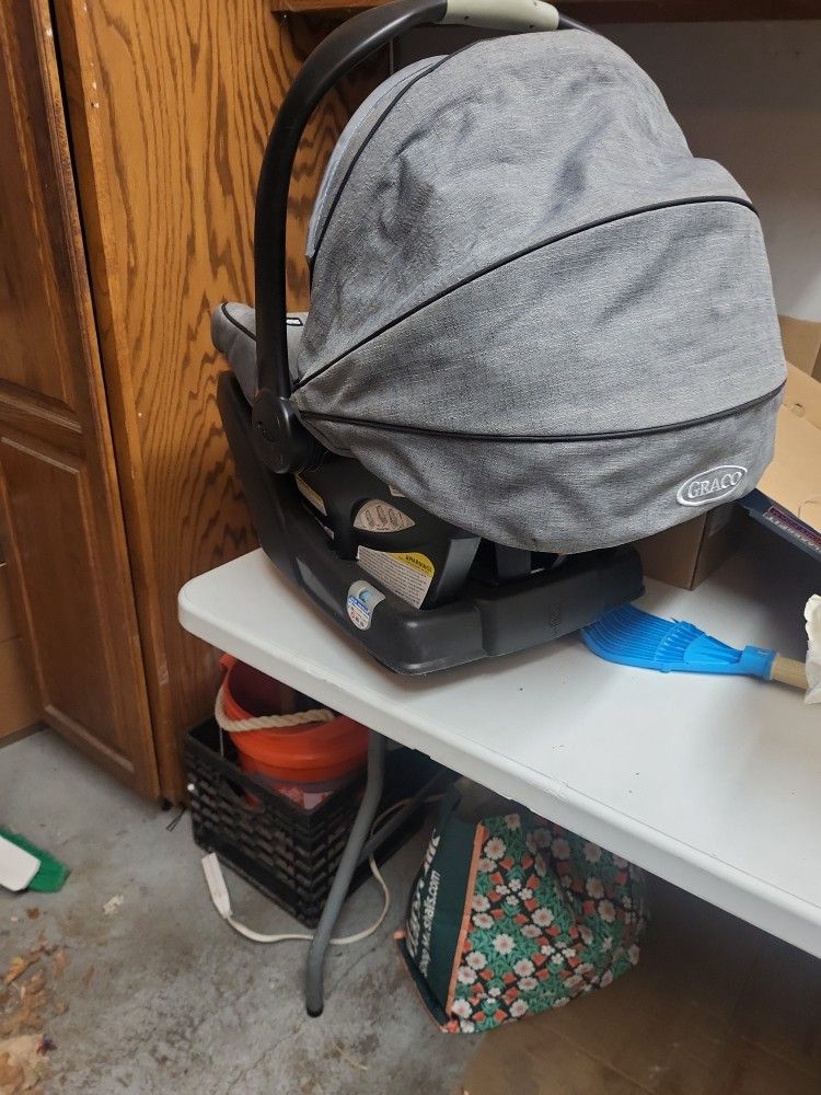 Infant Car Seat - photo 4